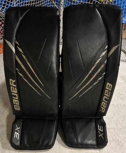 Medium Bauer Vapor 3X Goalie Leg Pads (Used)