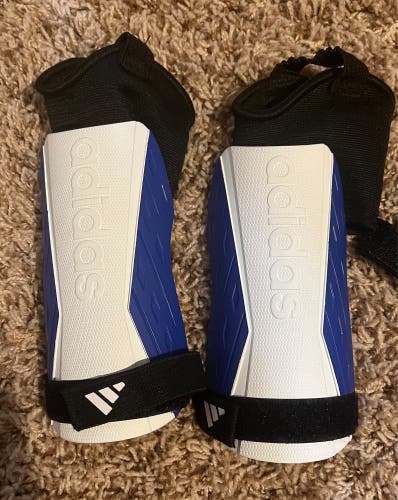 Unisex Small Adidas Shin Guards (Used)