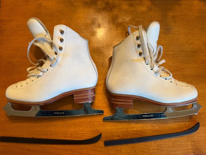 Jackson Ultima Elle Figure Skates B Junior 1.5 (Used)