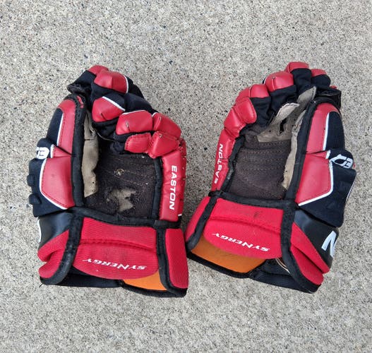 Easton Synergy EQ30 Gloves 12" (Used)
