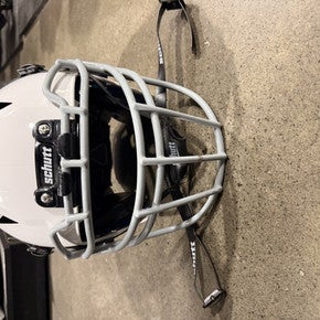 Used Schutt YOUTH VENGEANCE A11+ FB Helmet White MD 11605-C000212655