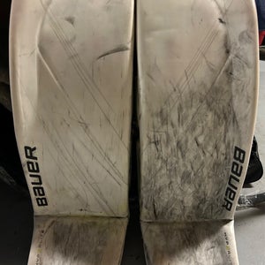 Medium Bauer Vapor Hyperlite 2 Goalie Leg Pads (Used)