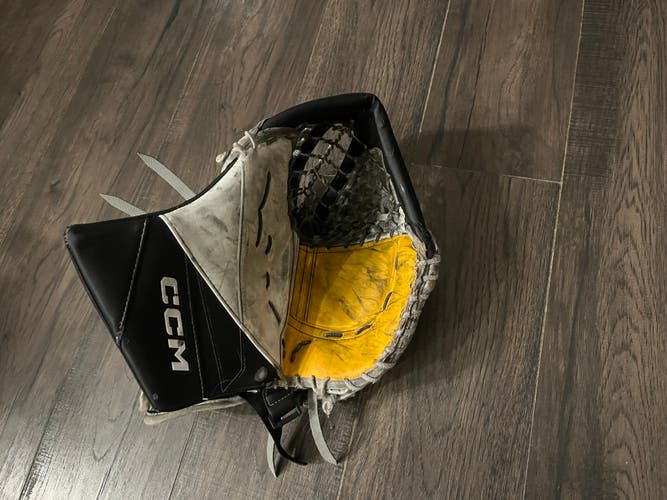 CCM Axis 2 Regular Pro Stock (Used)