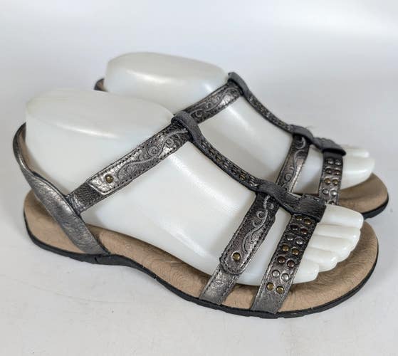 Taos Trophy 2 Sandals Womens Size: 6 Silver Metallic Leather Comfort Strappy