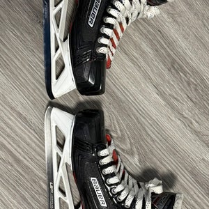 2017 Bauer Vapor X900 Hockey Goalie Skates Regular Width Pro Stock 8 (Used)