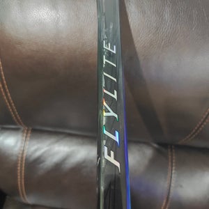 Senior Bauer Vapor Flylite Left Hand Hockey Stick P28 77 Flex (New)