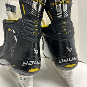 New Bauer Supreme M4 Hockey Skates size 11 , fit 2