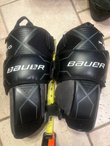 Intermediate Bauer Pro knee pads(Used)