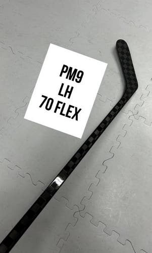 Senior(1x)Left PM9 70 Flex ProBlackStock™ Unbranded Blackouts Pro Stock Nexus Hockey Sticks