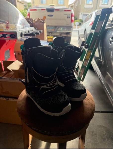 Women's Size M 6.5 (W 7.5) Burton Imprint 3 Snowboard Boots (Used)