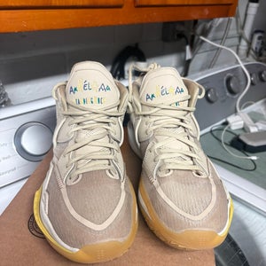 Men's Size M 9.0 (W 10.0) Nike Kyrie 7 Shoes (Used)