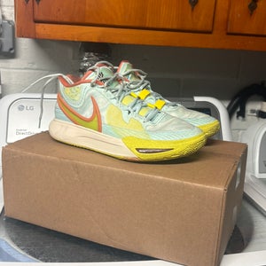 Men's Size M 9.5 (W 10.5) Nike Kyrie Infinity Shoes (Used)