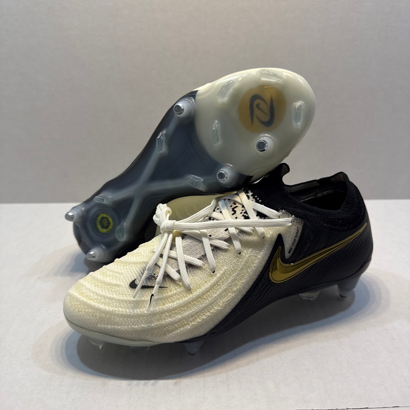 Nike Phantom GX Elite FQ8926-100 “Gold Coin” Size 5.5 Nike Gold Soccer Cleats for Men for sale - eBay main image 4