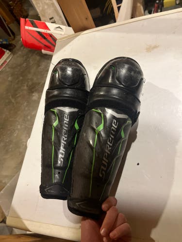 Junior Bauer Supreme One.6 12" Shin Pads (Used)