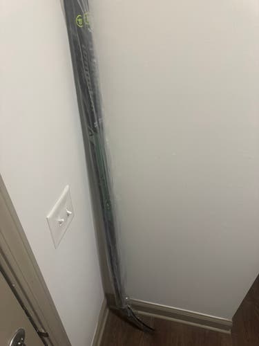 2 Pack Senior Warrior Alpha LX3 Right Handed Hockey Stick 105 Flex (New)