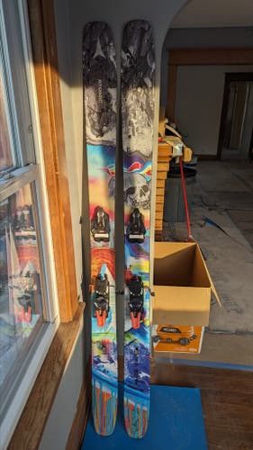 2025 Atomic Bent Chetler 120 Skis in 192cm with Strive 14 bindings