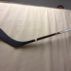 Intermediate Bauer Vapor 1X Lite Right Handed Hockey Stick P92 35 Flex (Used)
