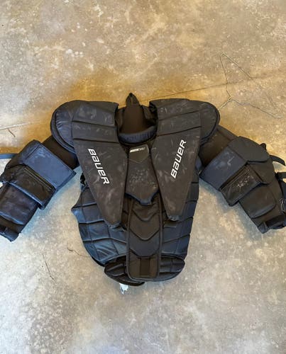 Large 2023 Bauer Pro Series Goalie Chest Protector (Used)