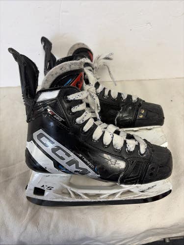 Junior Size 3 CCM JETSPEED FT 680 Ice Hockey Skates.