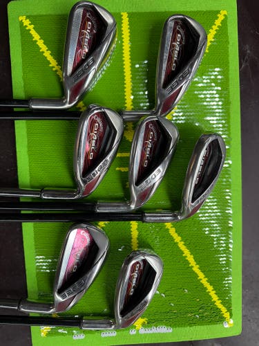 Men's 2010 Callaway Diablo Edge Right Handed Iron Set Regular Flex Graphite/Steel Shaft (Used)