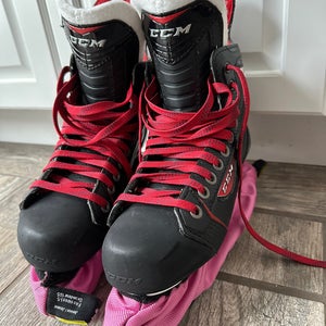 CCM RBZ 70 Hockey Skates Regular Width Size 5 (Used- like new)