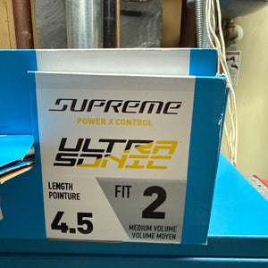 2020 Bauer Supreme Ultrasonic Hockey Skates Size 4.5 (Used)