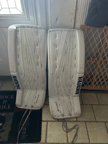 26" Vaughn Ventus SLR Jr Goalie Leg Pads (Used)
