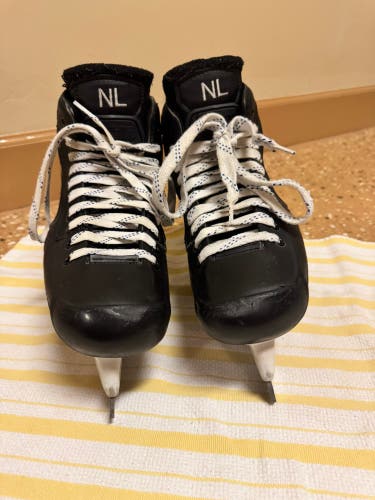 True 2 Piece Hockey Goalie Skates Extra Wide Width EE 7.5 (Used)