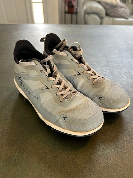 Gray Kid's 2Y (Big Kids / Youth) DSG Low Top Molded Cleats (Used)