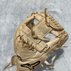 White Mizuno MVP Prime SE RH Infield Softball Glove 11.75" (Used)