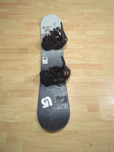 Burton LTR-L snowboard 125 cm with Burton bindings size Small fit 5-7 beginners.