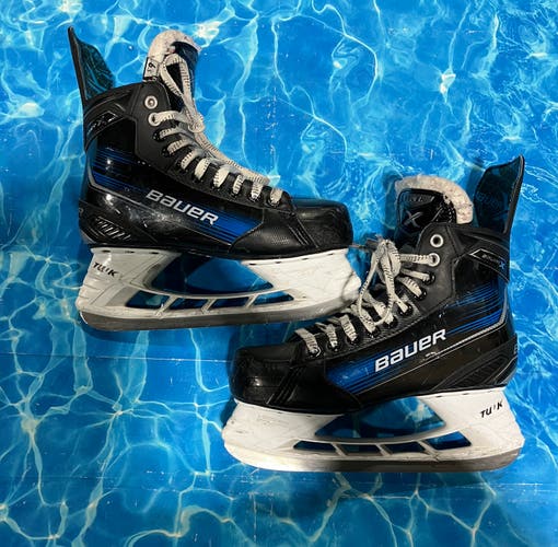 Intermediate Bauer Hockey Skates Extra Wide Width 6.5 (Used)