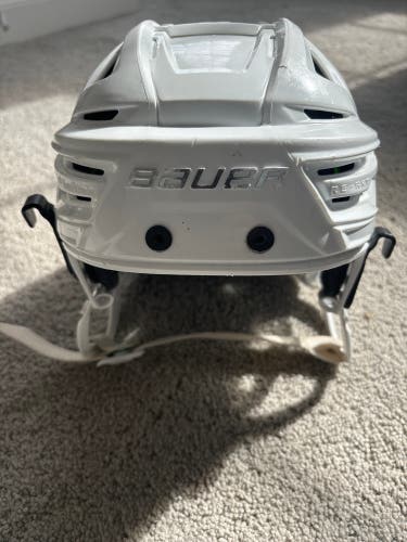 Small Bauer Re-Akt 155 Helmet (Used)