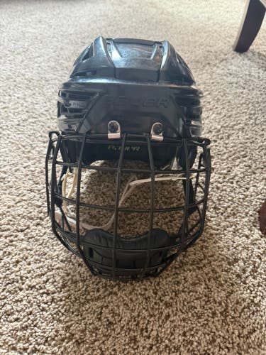 Small Bauer Re-Akt 150 Helmet (Used)