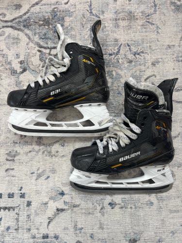 Black 2022 Bauer Supreme M5 Pro Hockey Skates Regular Width 6 (Used)