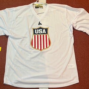 Brand New Howies Senior XL practice jersey USA Hockey logo