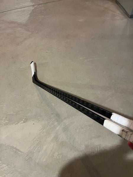 Senior VX Right Handed Hockey Stick Mid Pattern 85 Flex (Used)