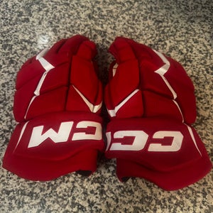 CCM JetSpeed FT680 Gloves 14" (Used)