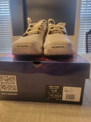 White Men's Size M 9.0 (W 10.0) Adult Low Top Turf Cleats (Used)