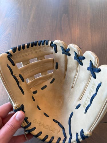 Next Play RH Baseball Glove 11.25" (Used)