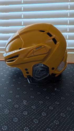 Warrior Covert PX+ Hockey Helmet – Large – Yellow – CSA Certified