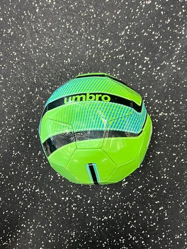 Used Umbro SOCCER BALL All Size Soccer Ball Kelly green 5 11849-S000036319