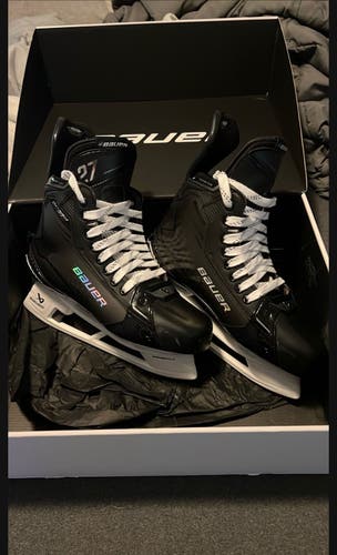 Black Bauer Supreme Shadow Hockey Skates 9 (New)