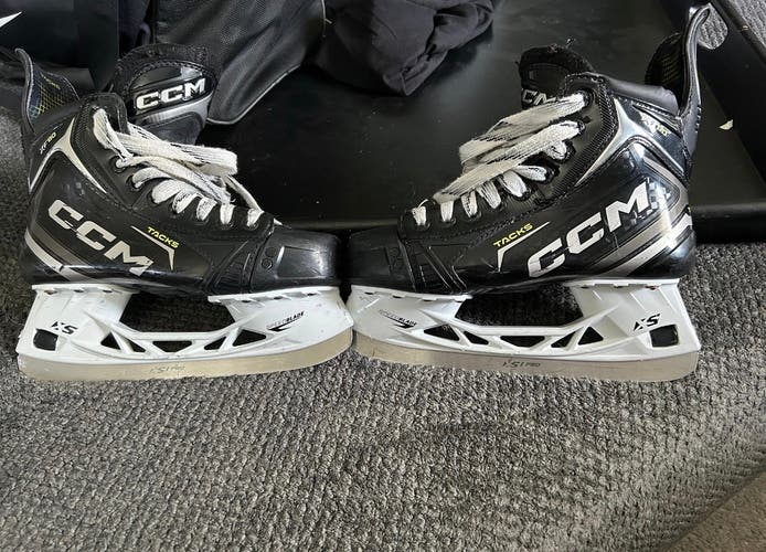 Black 2024 CCM Tacks XF 80 Hockey Skates Regular Width Size 5 (Used)