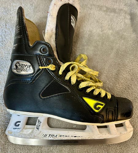 Graf Supra 705 Hockey Skates Regular Width 9 (Used)