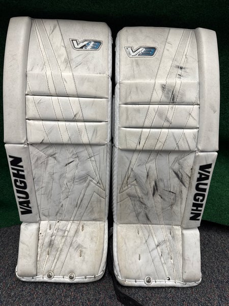 White Junior Vaughn Velocity V9 Goalie Leg Pads (Used) | 26"+2"