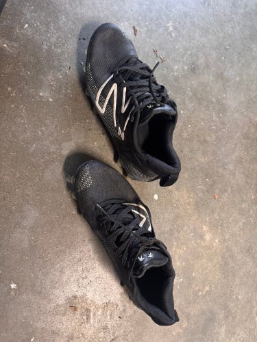 Black Men's Size M 10.5 (W 11.5) New Balance Freeze 4.0 Low Top Molded Cleats (Used)
