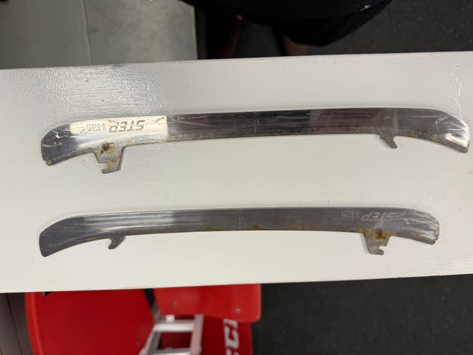 CCM V Step Steel 295 mm (Used)