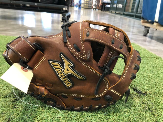 Mizuno MVP RH Catcher's Softball Glove 34" (Used)