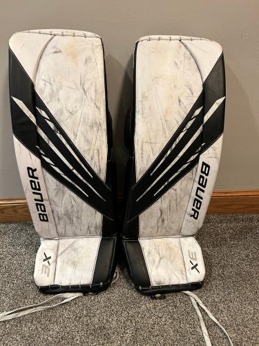 32" Bauer Vapor 3X Goalie Leg Pads (Used)